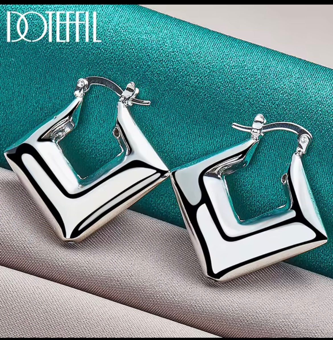 Women’s fine jewelry